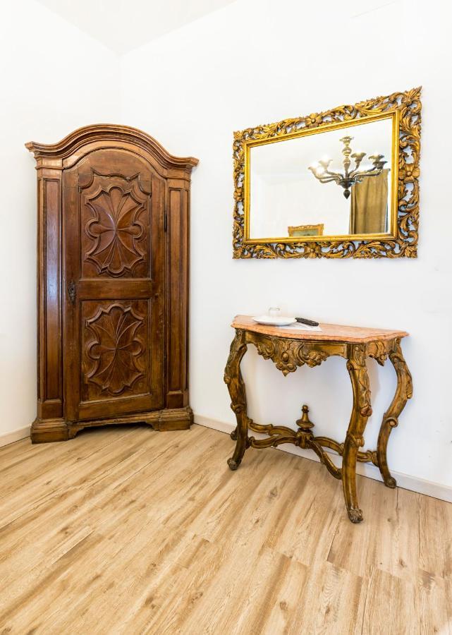 Rooms Alla Loggia Del Castello Trento Exterior foto